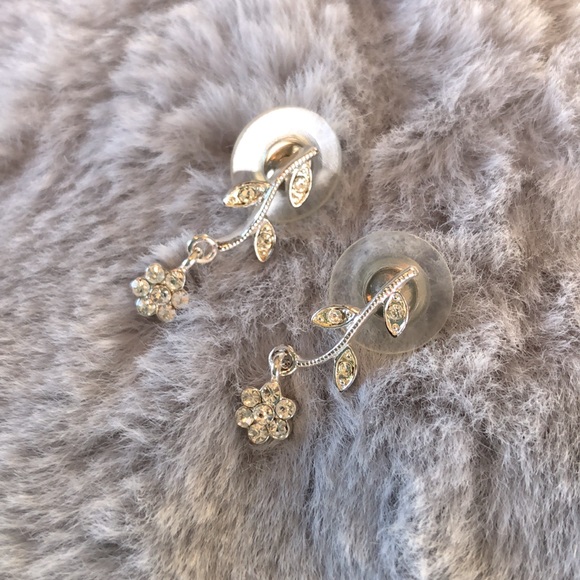 💖 3 Bracelets - Earrings - Barrette SET of 5 Silver with Clear Stone pieces - Picture 4 of 8